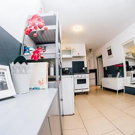 At - Pink Апартаменты