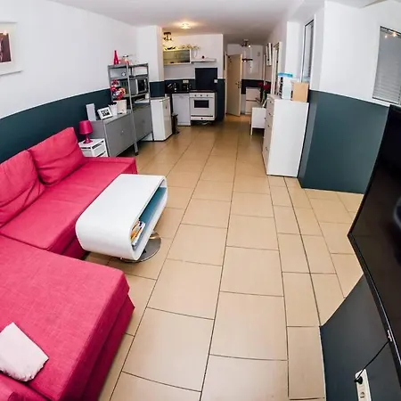 At - Pink Апартаменты *